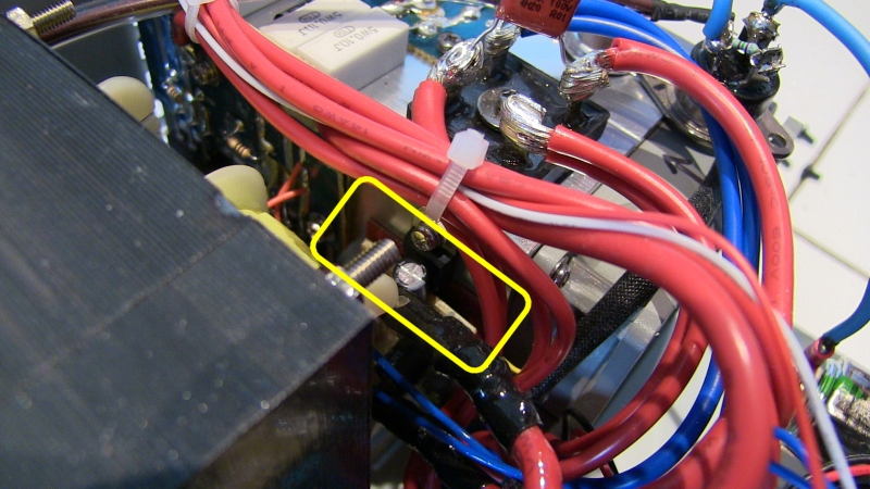 Diamond GSV3000 : Alimentation bruyante au démarrage - Modification de la gestion de la vitesse du ventilateur GSV3000_resistance_a_couper_localisation