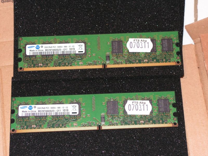 SAV Fujitsu : Efficace Barrette-ddr2-2go-pc2-6400-800mhz